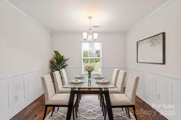 Charlotte, NC 28216,2515 Walnut Forest DR
