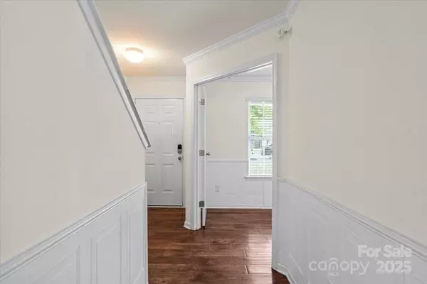 Charlotte, NC 28216,2515 Walnut Forest DR