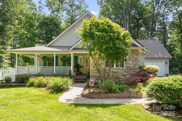 61 N Greenwood Forest DR, Etowah, NC 28729