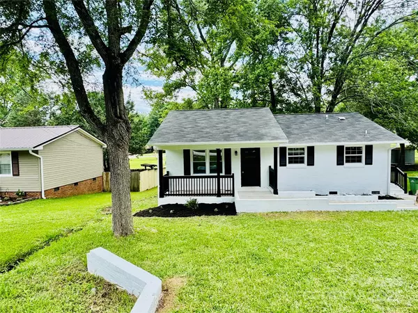 330 Willow Oak CIR, Lancaster, SC 29720