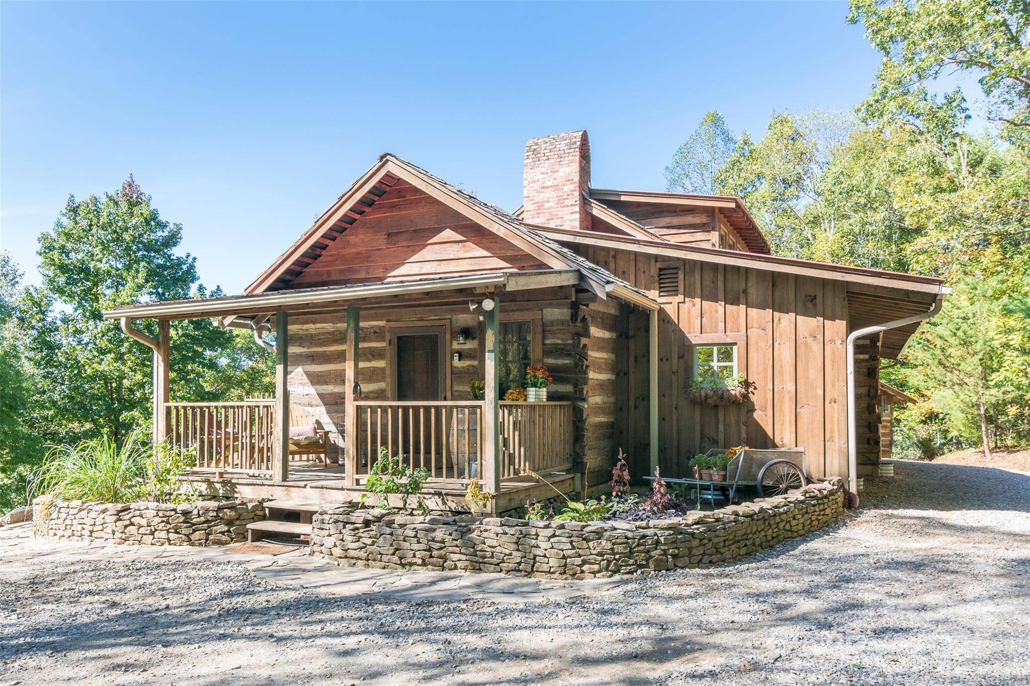 30 Wagon Mountain DR, Weaverville, NC 28787