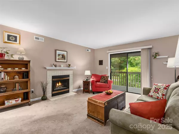 Asheville, NC 28805,304 Abbey CIR