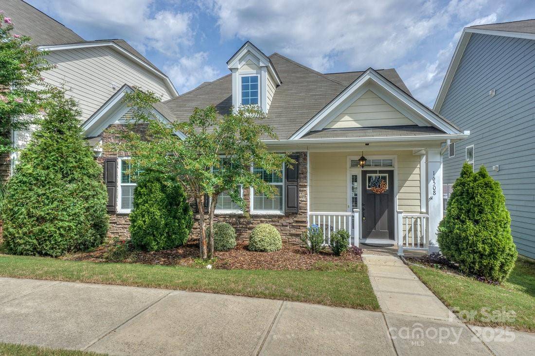 16508 Landen Forest LN, Davidson, NC 28036