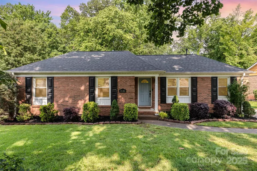 4924 Farm Pond LN, Charlotte, NC 28212