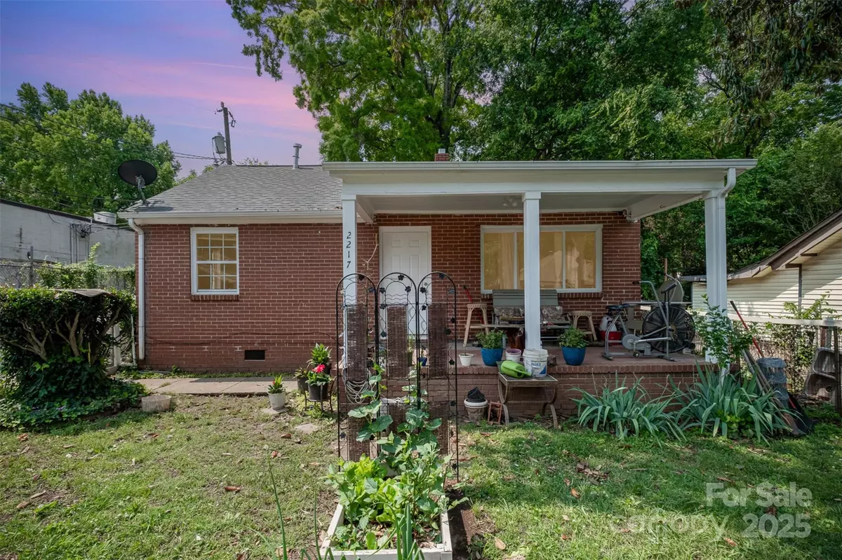 Charlotte, NC 28216,2217 Tate ST