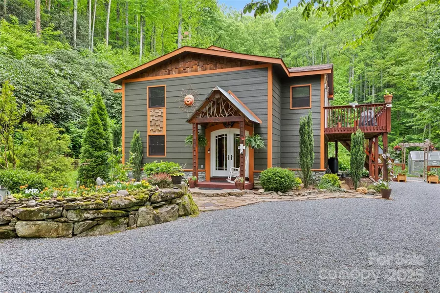 640 Pot Leg RD, Waynesville, NC 28785