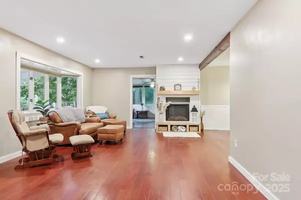 Waynesville, NC 28785,169 Sunshine Cove RD