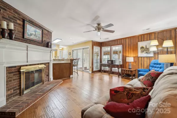 Charlotte, NC 28270,2234 Hamilton Mill RD