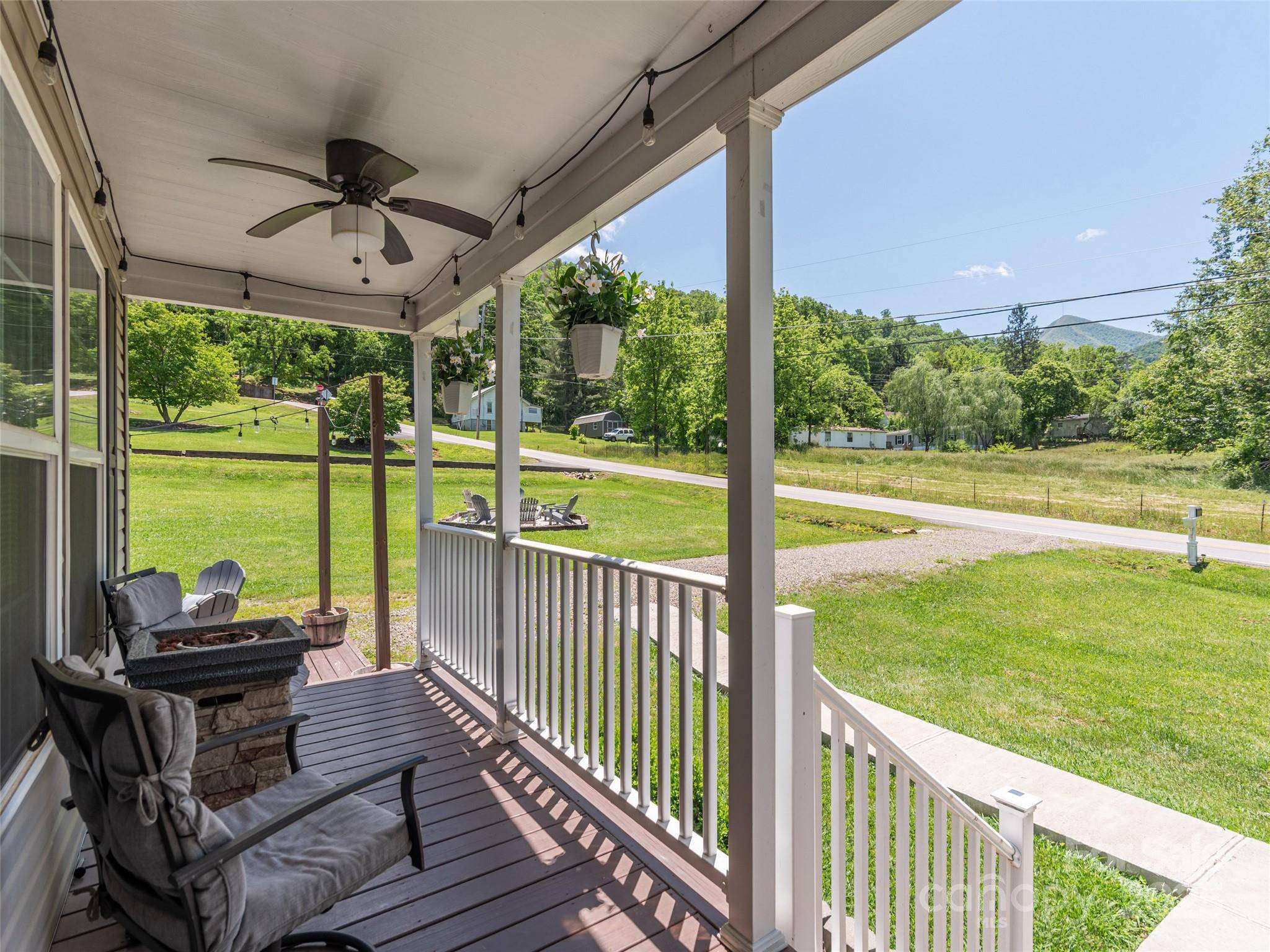 Candler, NC 28715,16 Sams Branch RD