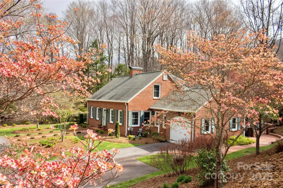 West Jefferson, NC 28694,303 Wade E Vannoy DR