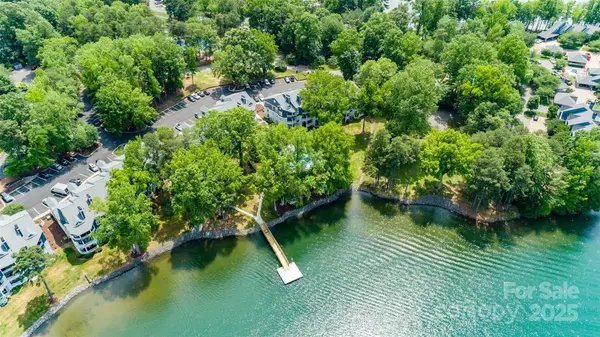 Davidson, NC 28036,302 Northwest DR