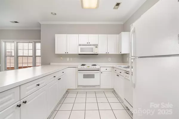 Charlotte, NC 28213,8969 Meadow Vista RD