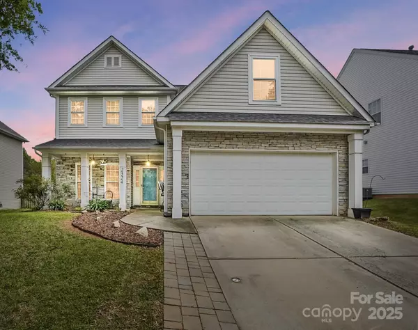2324 Oakdale Creek LN,  Charlotte,  NC 28216
