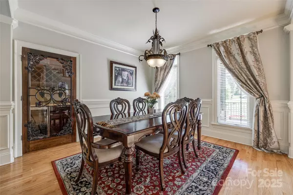 Lake Wylie, SC 29710,546 Little Cove LN