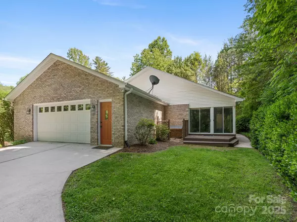 Hendersonville, NC 28739,18 Westbridge DR