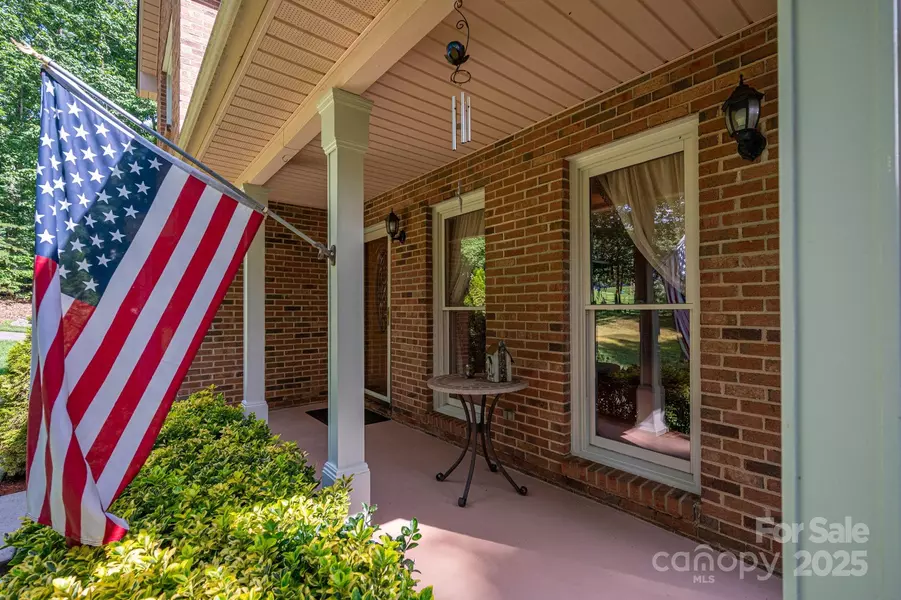 3513 Briarcliff Acres DR, Lincolnton, NC 28092