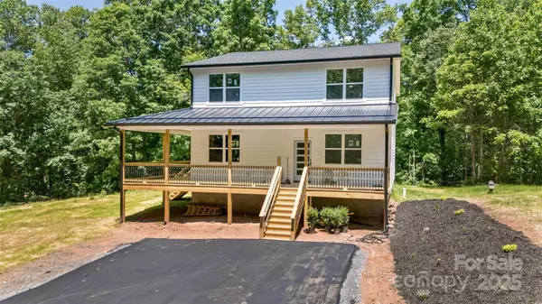 440 Old Buckeye Cove RD, Swannanoa, NC 28778
