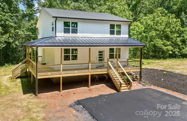 Swannanoa, NC 28778,440 Old Buckeye Cove RD