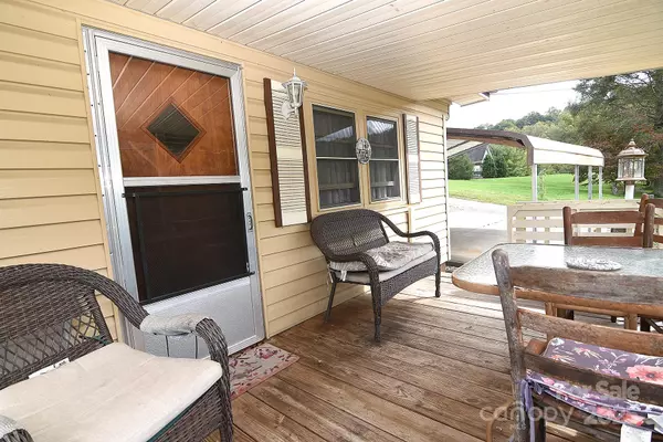 Waynesville, NC 28786,17 Mustang LN