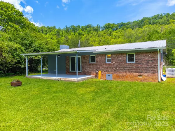Cullowhee, NC 28723,285 Painter RD S