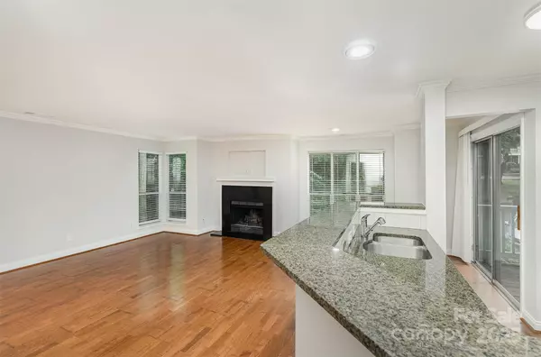Charlotte, NC 28207,2512 Cranbrook LN #9