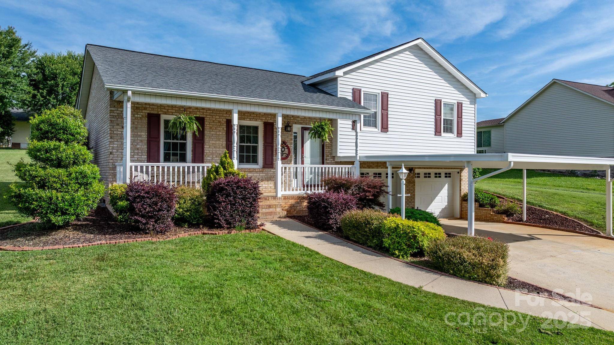 10 Hunters Ridge CT, Granite Falls, NC 28630