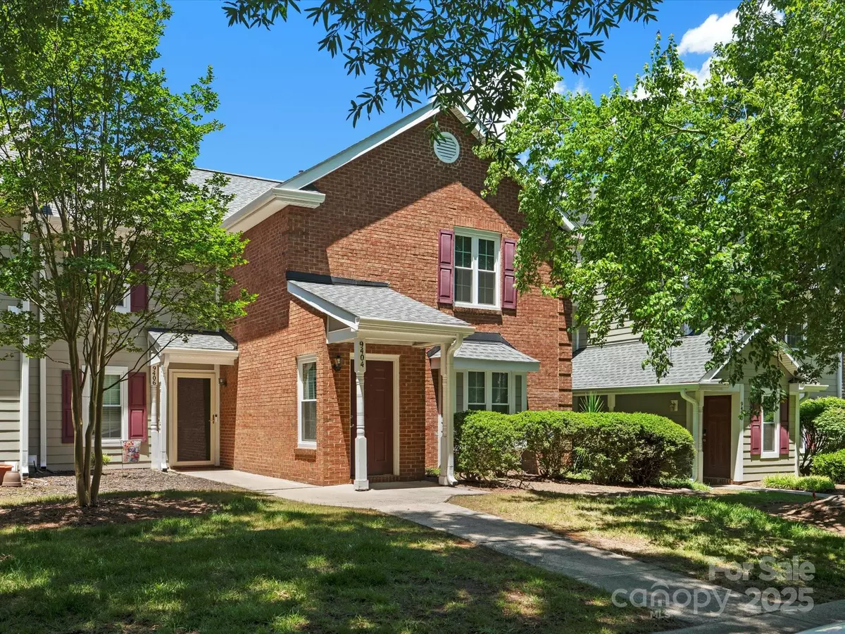 Charlotte, NC 28210,9404 S Vicksburg Park CT
