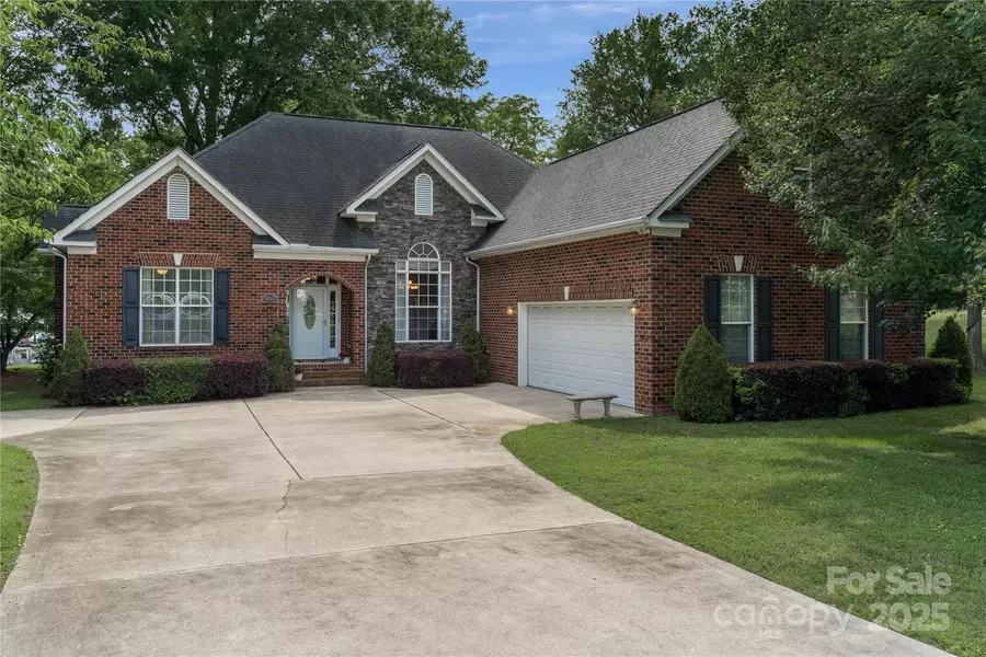 18118 Pompano PL, Cornelius, NC 28031