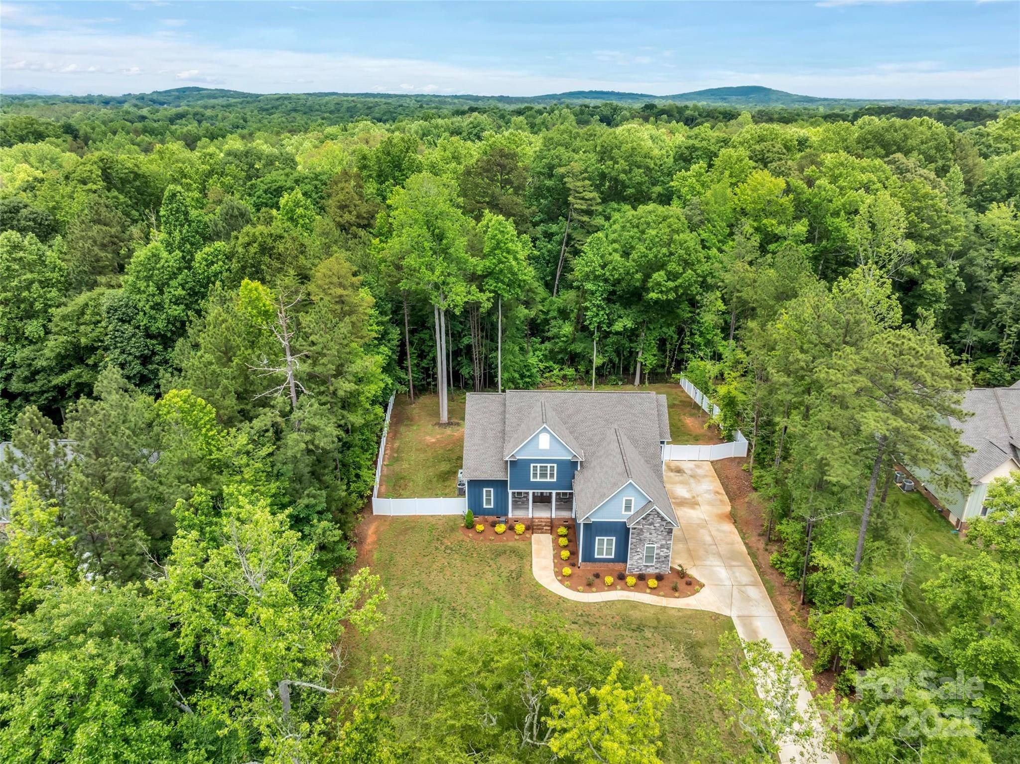 York, SC 29745,1622 Hunters Place RD