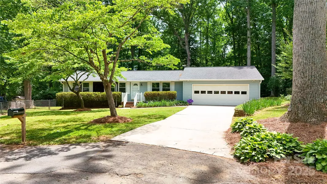 144 Stoneybrook RD, Salisbury, NC 28147