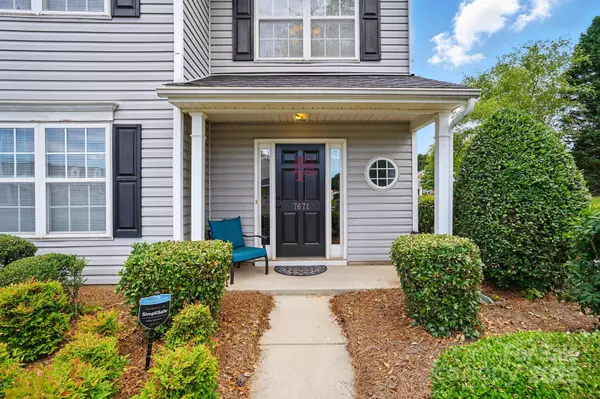 Denver, NC 28037,7671 Bluff Point LN