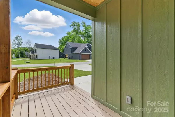 Etowah, NC 28729,192 Plato PL