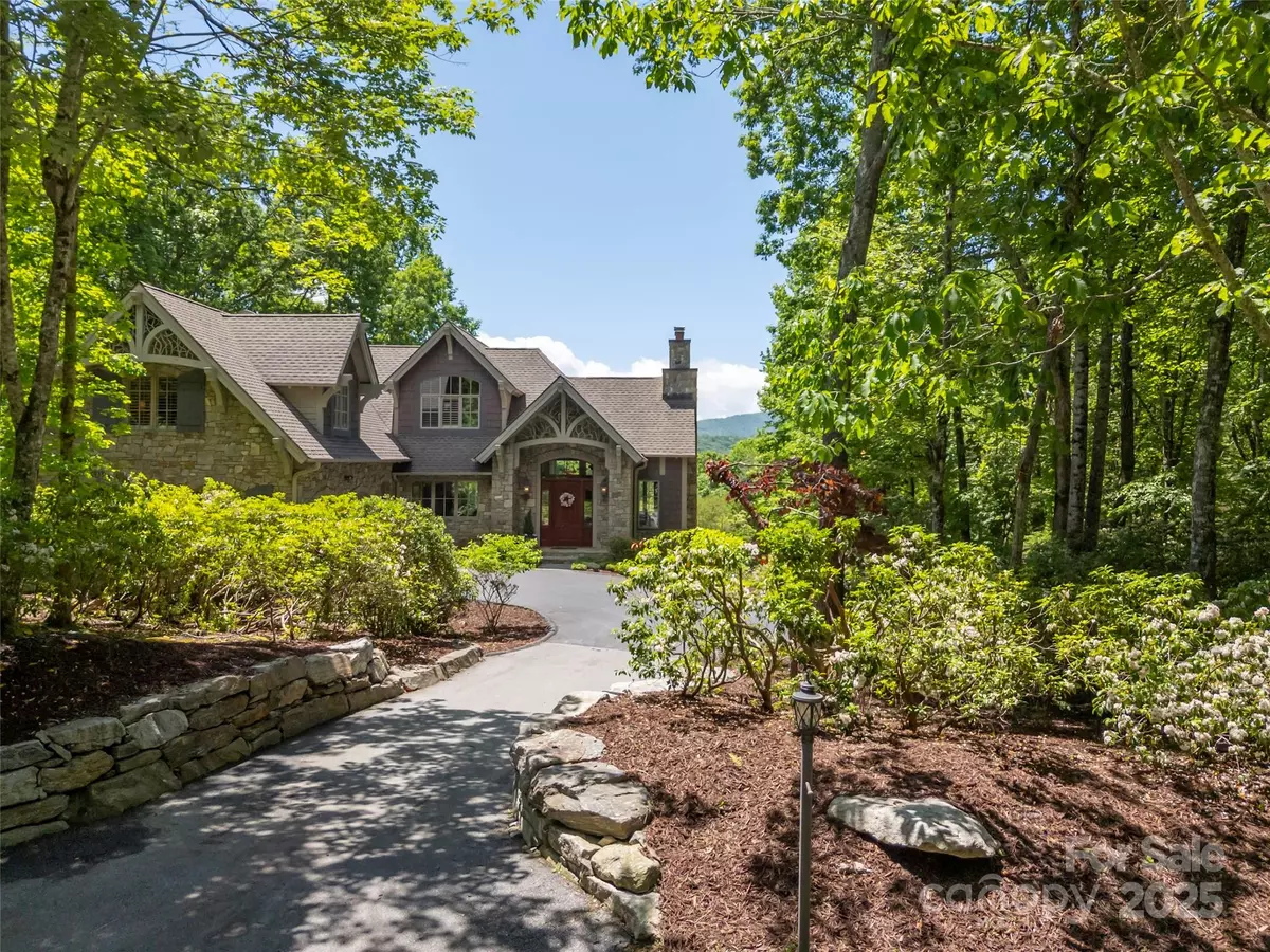 Hendersonville, NC 28739,296 Cedar Rock TRL
