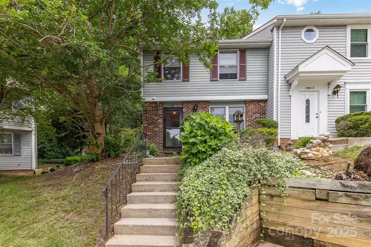 Charlotte, NC 28212,7304 Pebblestone DR