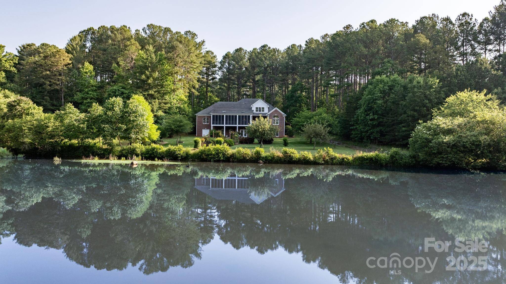 Granite Falls, NC 28630,5487 Back Shore DR