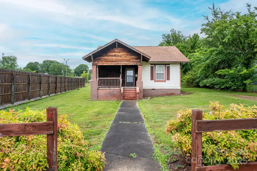 3 Circle DR, Lincolnton, NC 28092