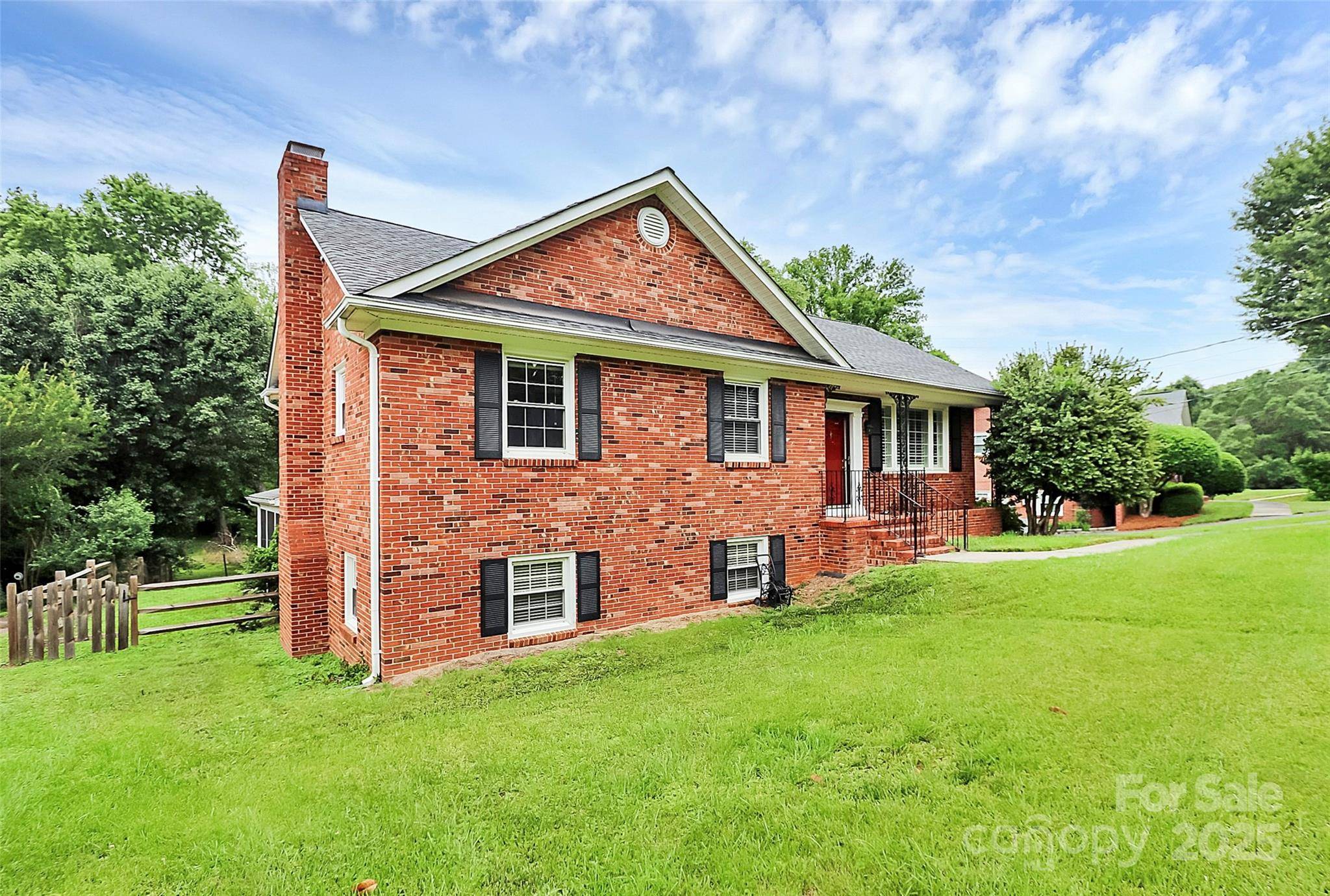 Charlotte, NC 28226,6908 Lancer DR