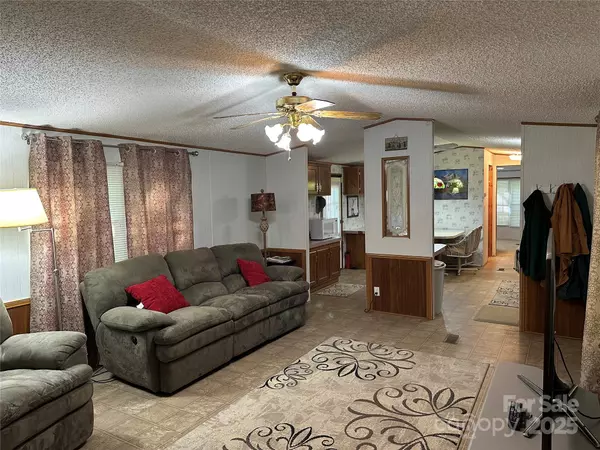 Penrose, NC 28766,104 E Ridge View RD
