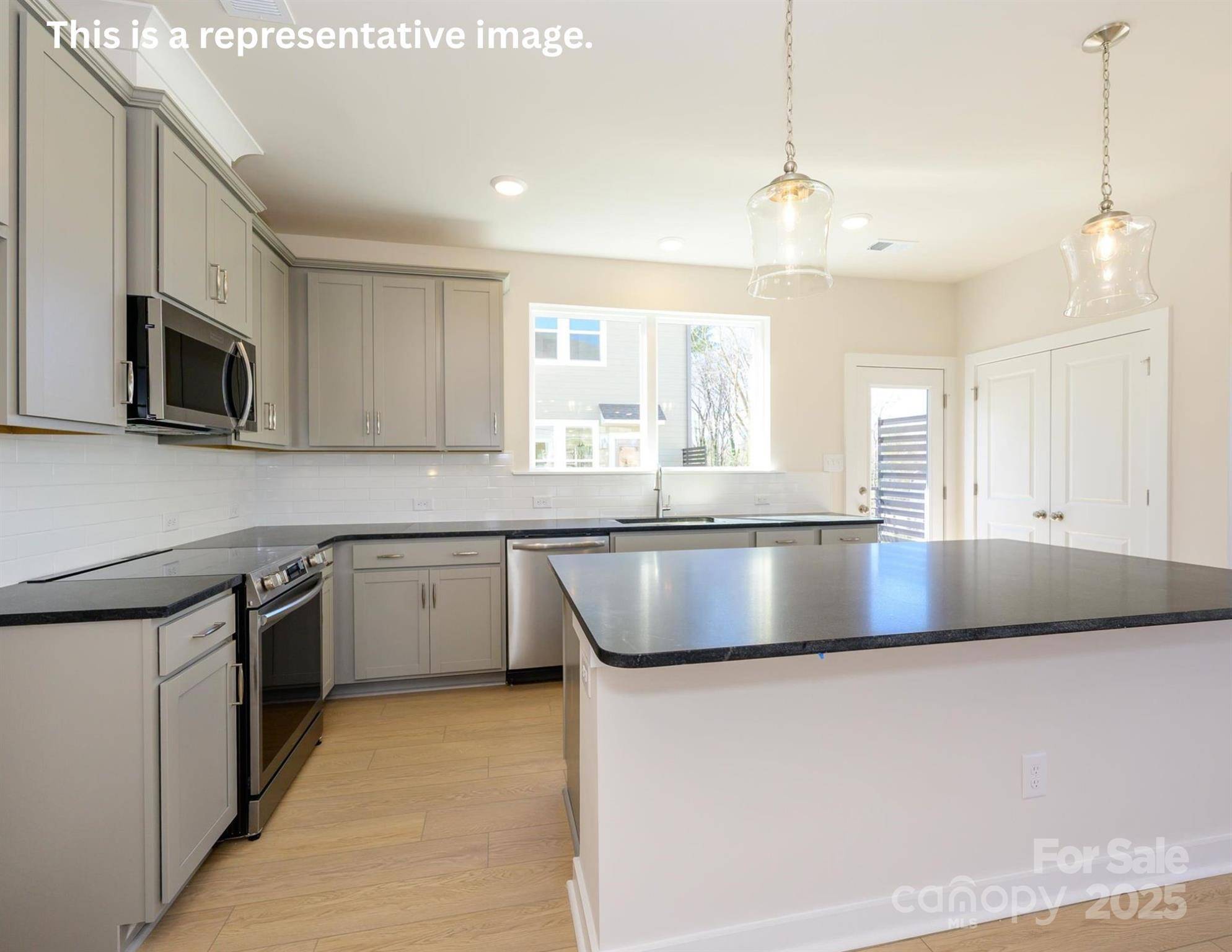 Charlotte, NC 28211,1104 Bismuth LN
