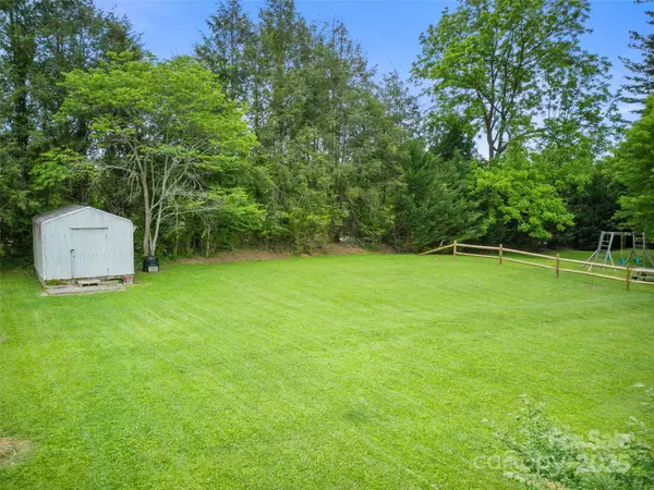 Brevard, NC 28712,158 Fisher RD