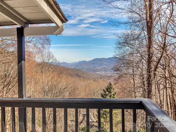 Waynesville, NC 28786,288 Dogwood TRL