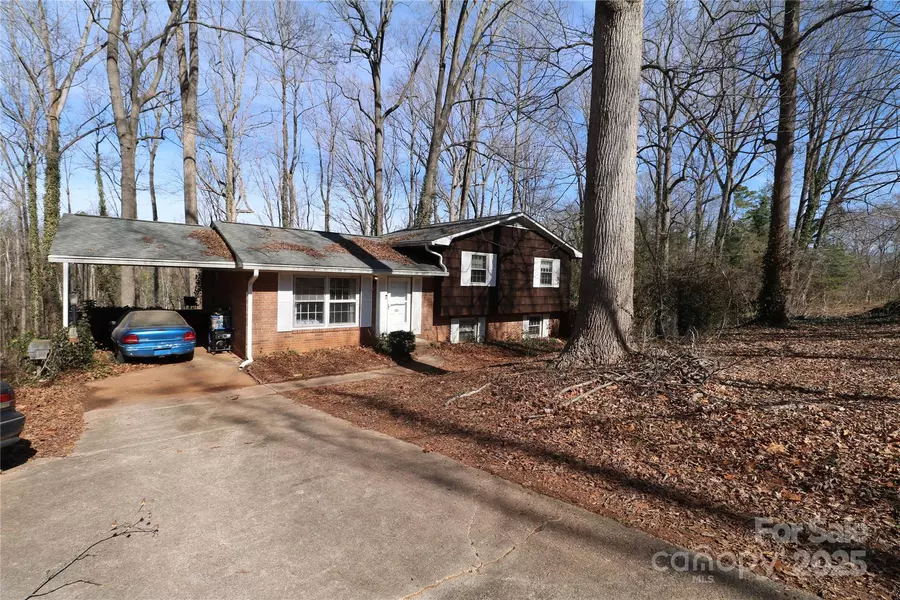 170 Heritage LN, Salisbury, NC 28147