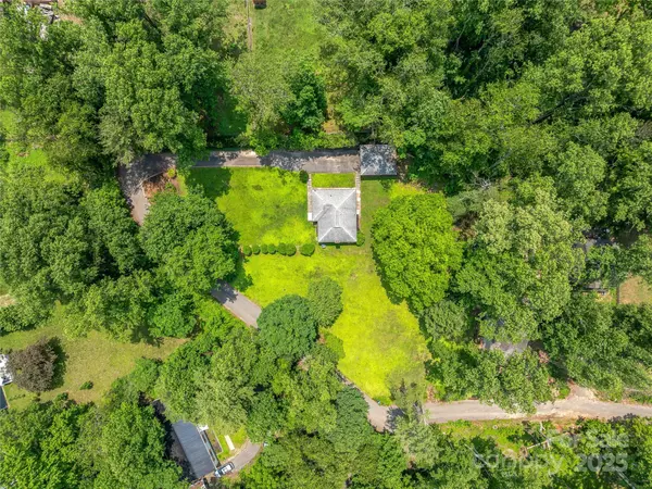 Asheville, NC 28804,99999 W Skyland CIR #3