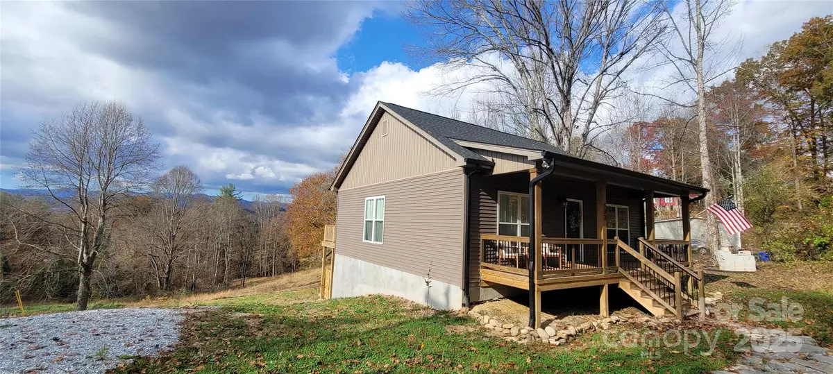 Brevard, NC 28712,132 Connestee RD