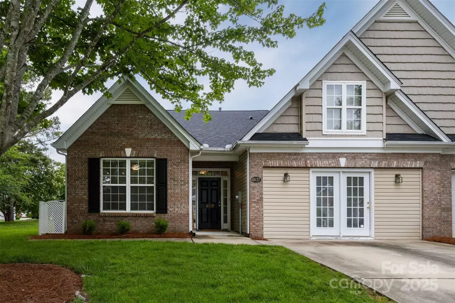 4637 Willow Glen RD, Harrisburg, NC 28075