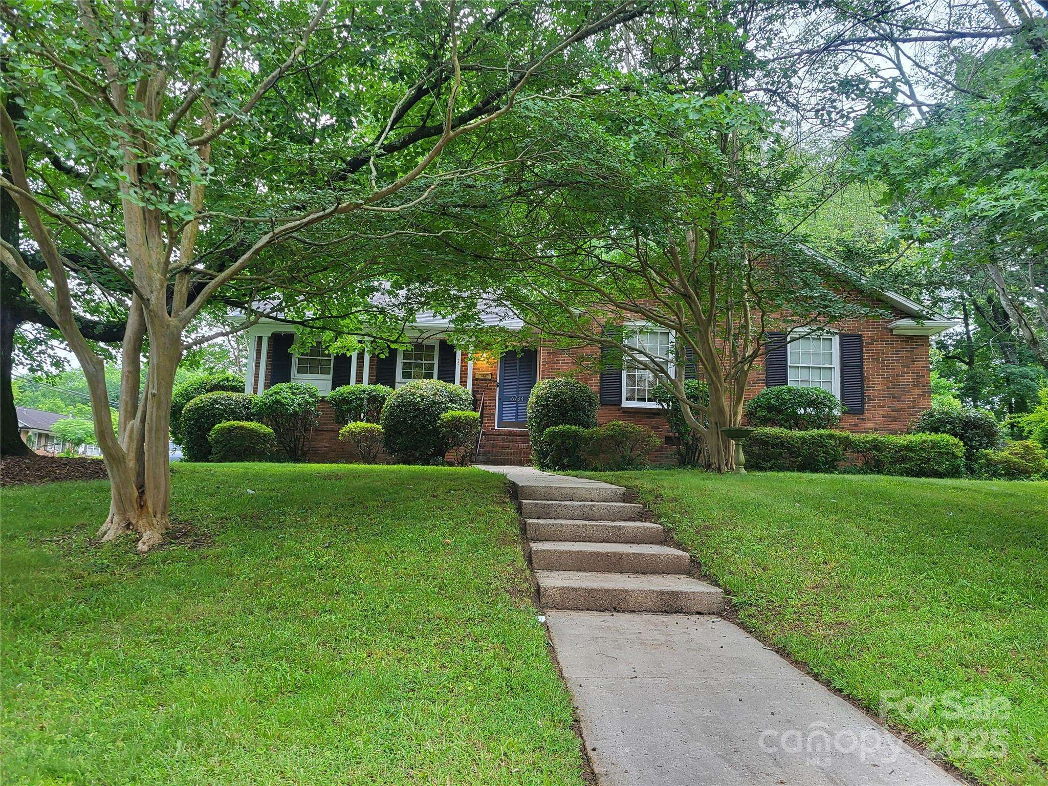6734 Knollgate DR, Charlotte, NC 28212