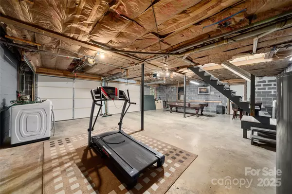 Maggie Valley, NC 28751,307 Nottingham RD