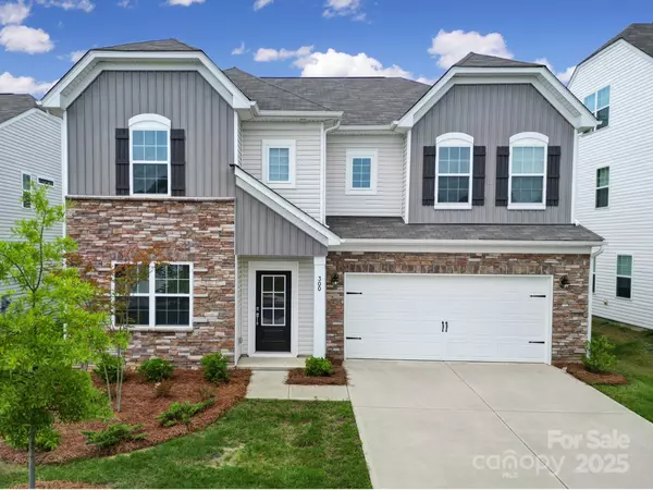 300 Kennerly Center DR, Mooresville, NC 28115