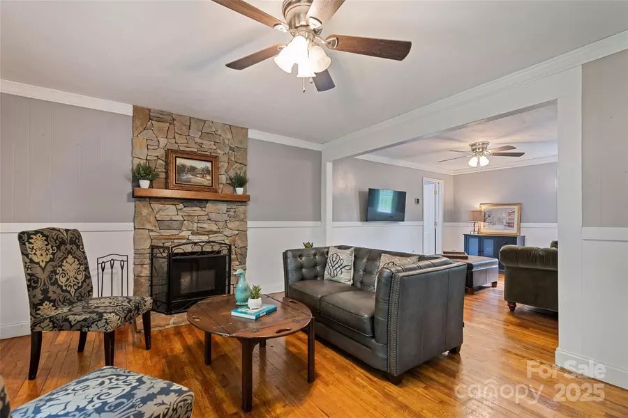 48 Medford AVE, Waynesville, NC 28786