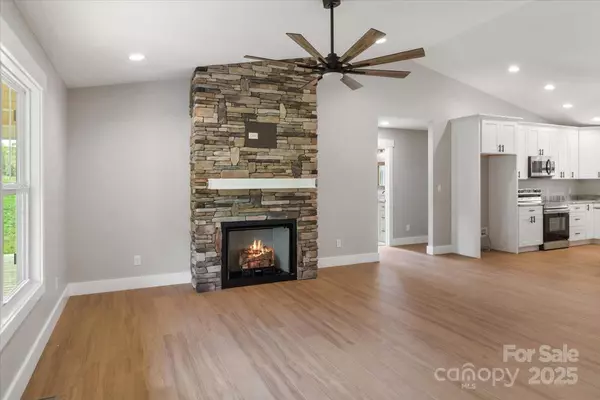 Marshall, NC 28753,632 Morlin Acres DR